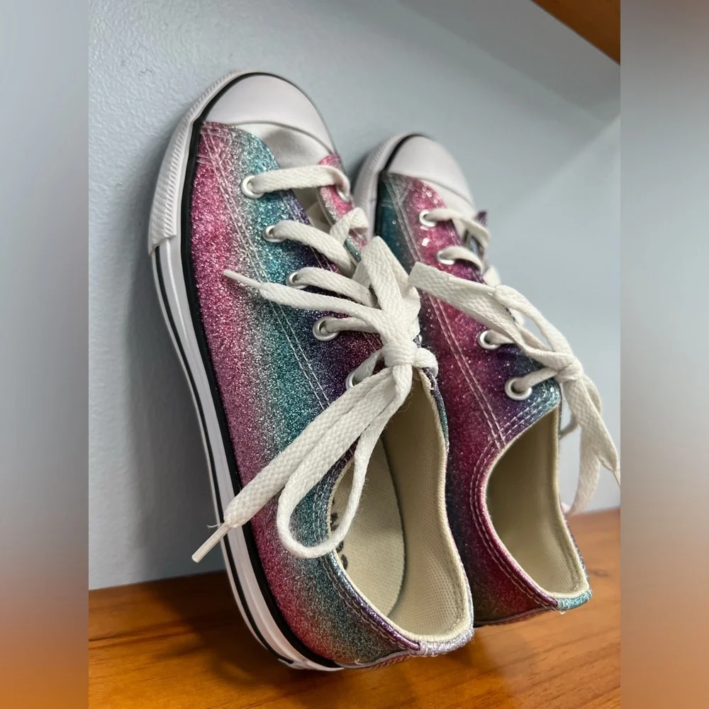 CONVERSE Chuck Taylor All Star Glitter Drip Low Top Sneakers Girls SZ 3 PreLoved